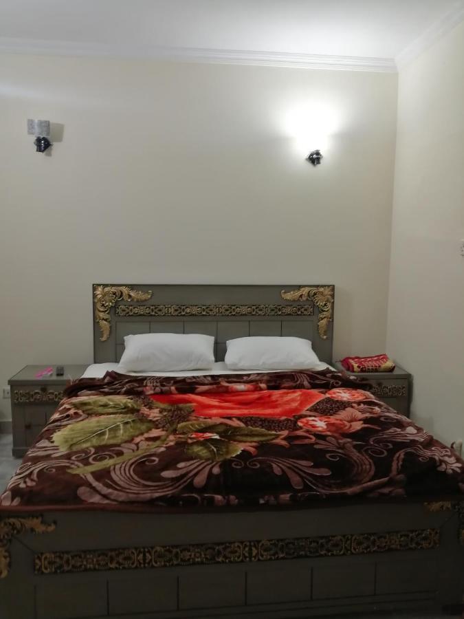 Star Hotel Lahore Exteriör bild